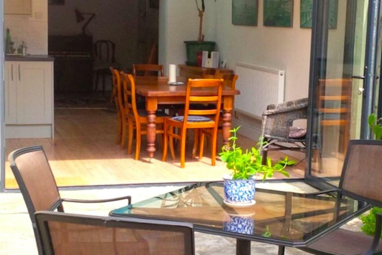 Lauras Townhouse Apartments Thomas Street Townhouse บาธ ภายนอก รูปภาพ