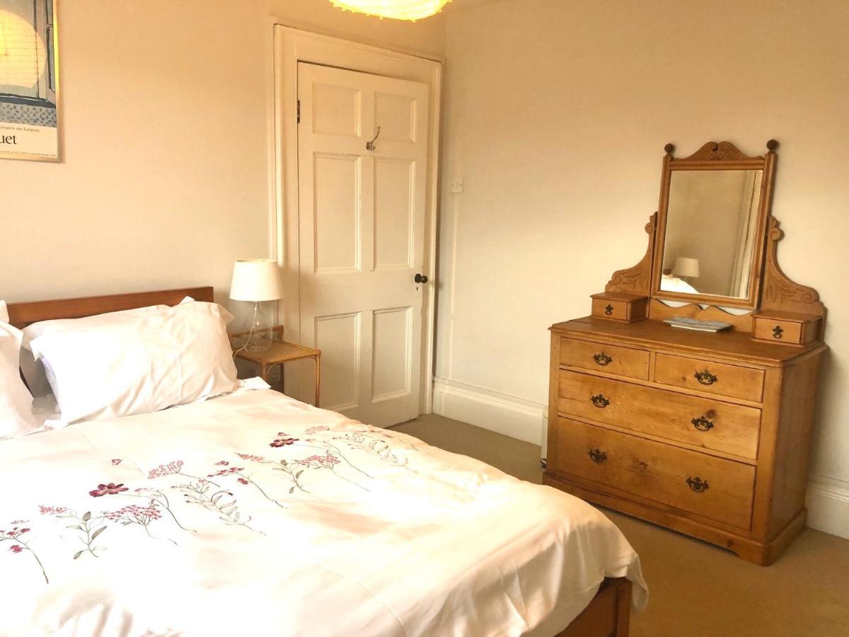 Lauras Townhouse Apartments Thomas Street Townhouse บาธ ภายนอก รูปภาพ