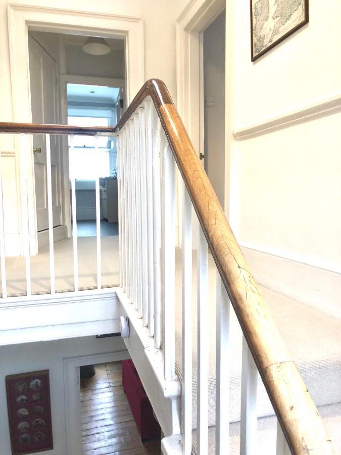 Lauras Townhouse Apartments Thomas Street Townhouse บาธ ภายนอก รูปภาพ