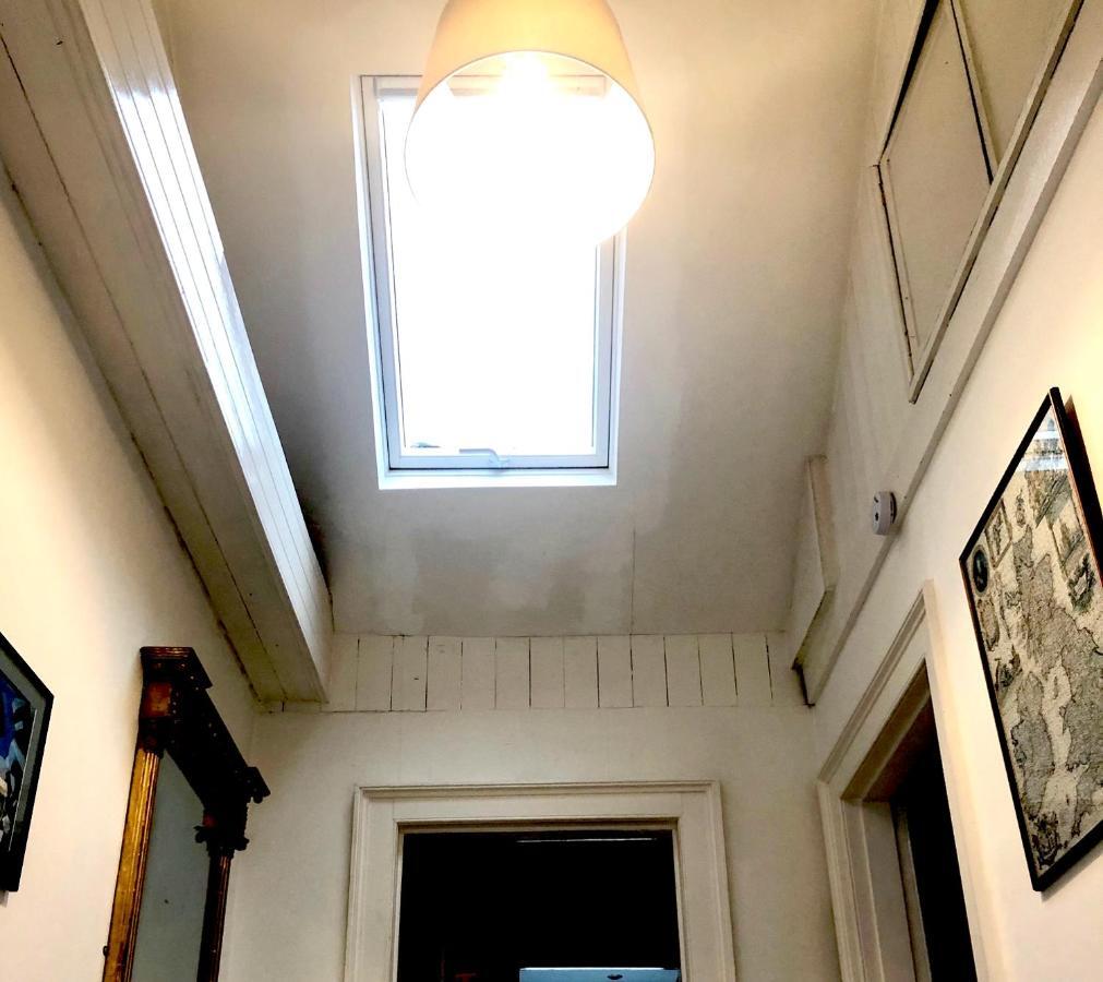Lauras Townhouse Apartments Thomas Street Townhouse บาธ ภายนอก รูปภาพ
