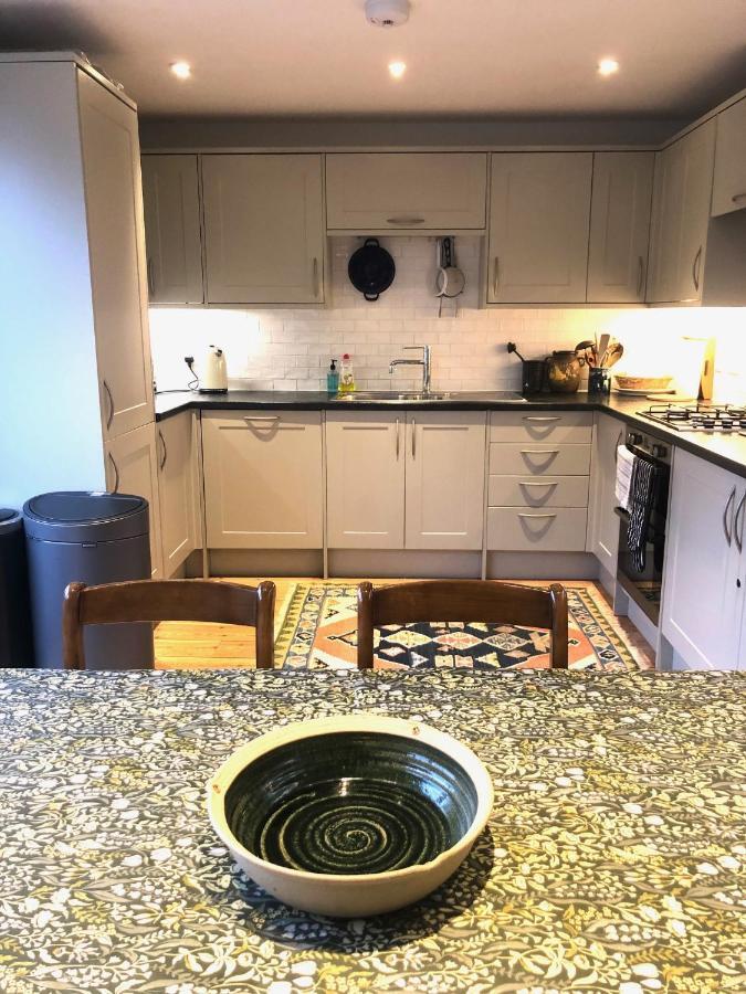 Lauras Townhouse Apartments Thomas Street Townhouse บาธ ภายนอก รูปภาพ